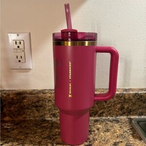 Stanley × Starbucks Berry Pink Glitter Tumbler